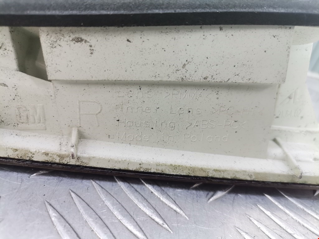 Фонарь задний внутренний правый OPEL Astra J 2009-2017