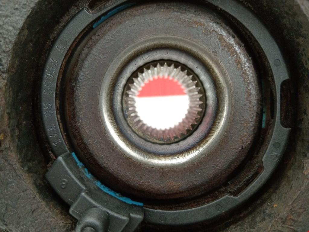 Ступица передняя правая OPEL Astra H/Family 2004-2015