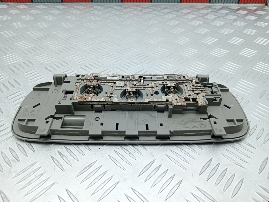 Плафон салонный (салона фонарь) VOLKSWAGEN Passat B7 2011-2015