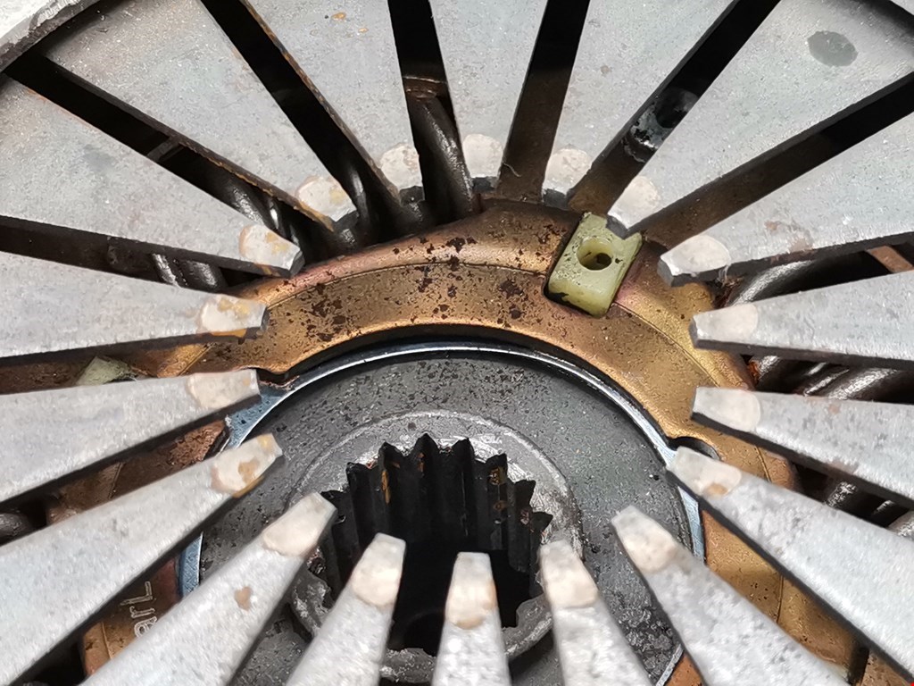 Маховик (демпфер сцепления) CITROEN C3 2002-2009