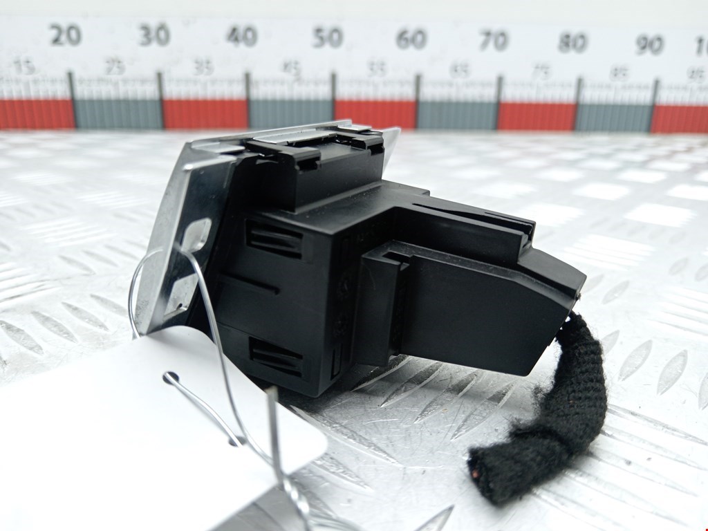 Часы VOLKSWAGEN Passat B7 2011-2015