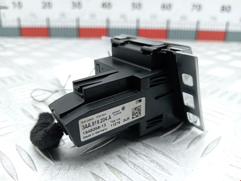 Часы VOLKSWAGEN Passat B7 2011-2015