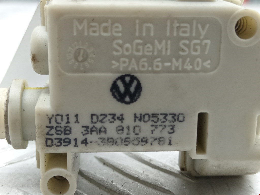 Активатор замка бензобака VOLKSWAGEN Passat B7 2011-2015