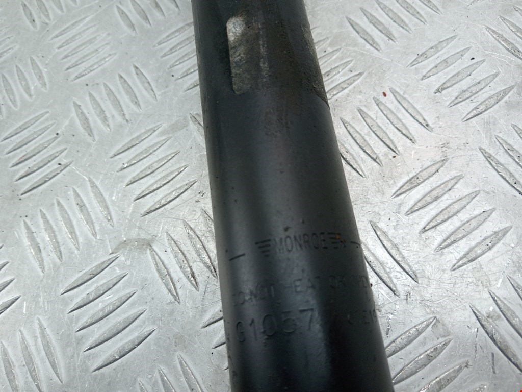 Амортизатор задний правый VOLKSWAGEN Passat B7 2011-2015