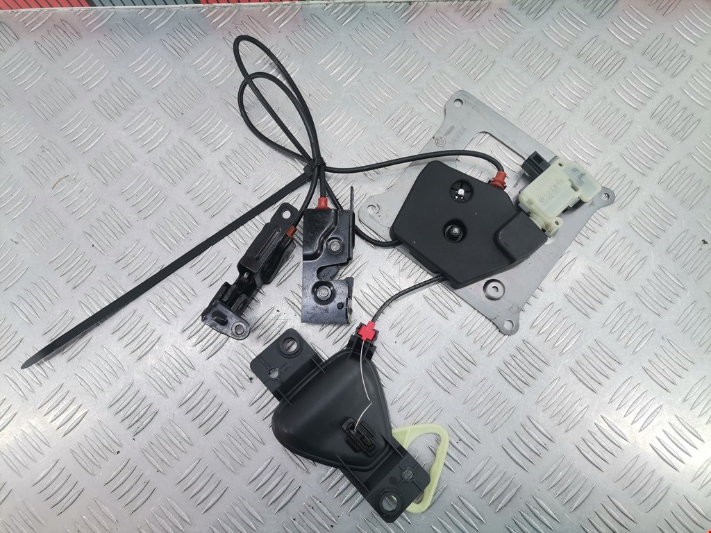 Замок багажника (крышки двери) MINI Hatch R50/R53 3-door 2001-2006