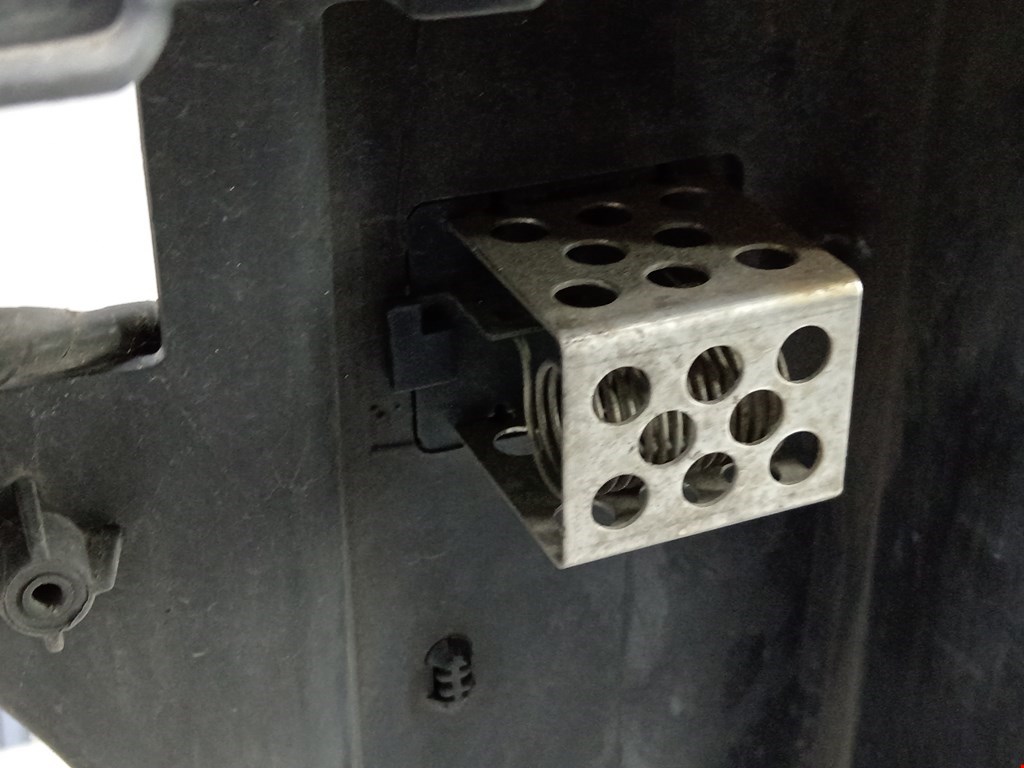 Диффузор (кожух) вентилятора CITROEN Xsara Picasso 1999-2012