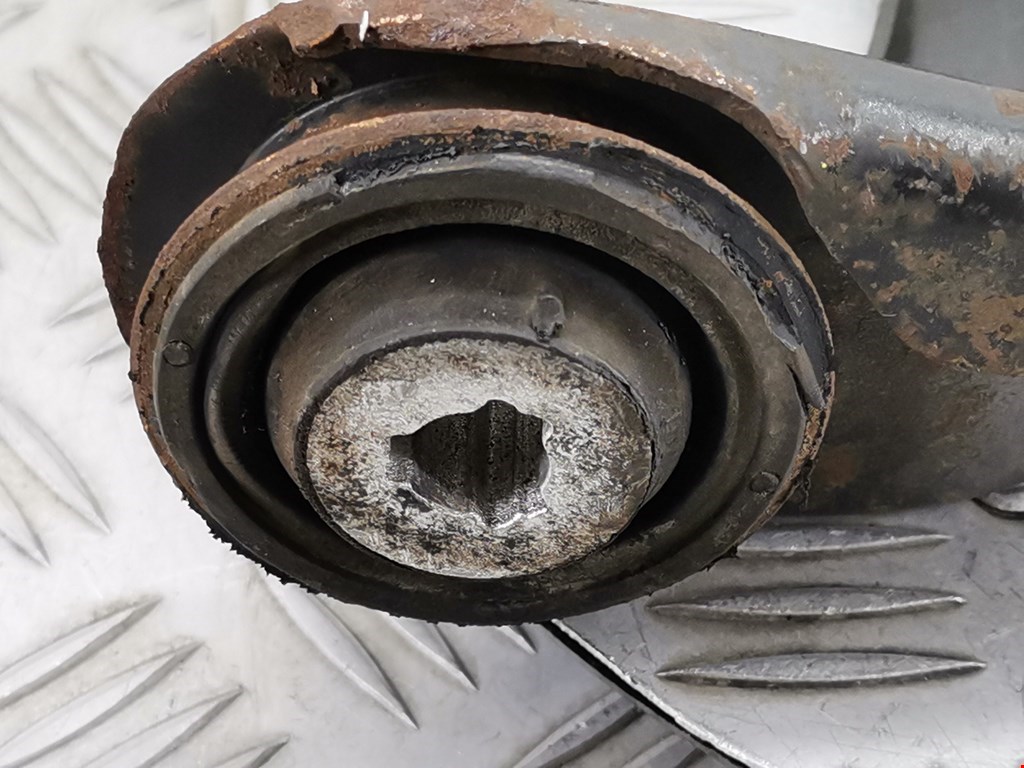 Рычаг передний левый RENAULT Kangoo 1997-2008