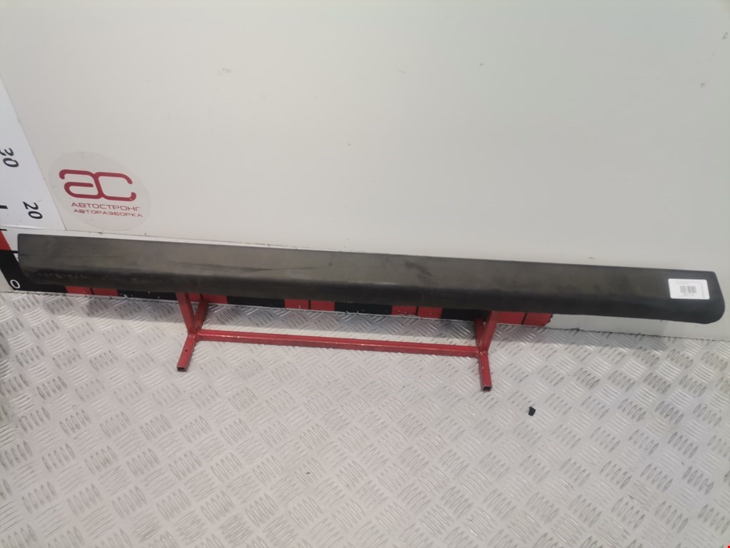 Накладка (молдинг) двери передней левой Volkswagen Passat 5 (1996-2000)