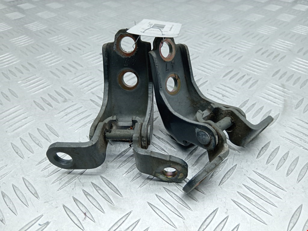 Петля двери передней правой Honda CR-V 2 (2001-2006)