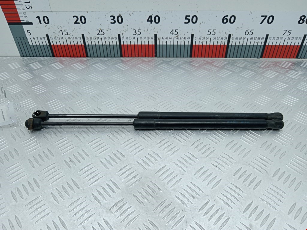 Амортизатор крышки (двери) багажника VOLKSWAGEN Scirocco III 2008-2017