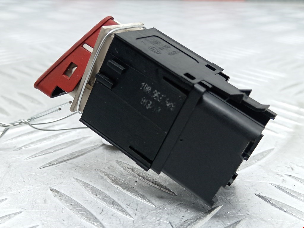 Кнопка аварийной сигнализации (аварийки) VOLKSWAGEN Scirocco III 2008-2017