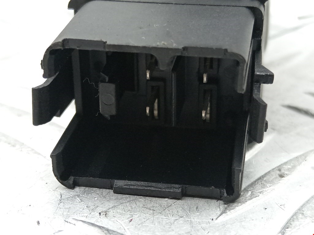 Кнопка аварийной сигнализации (аварийки) VOLKSWAGEN Scirocco III 2008-2017