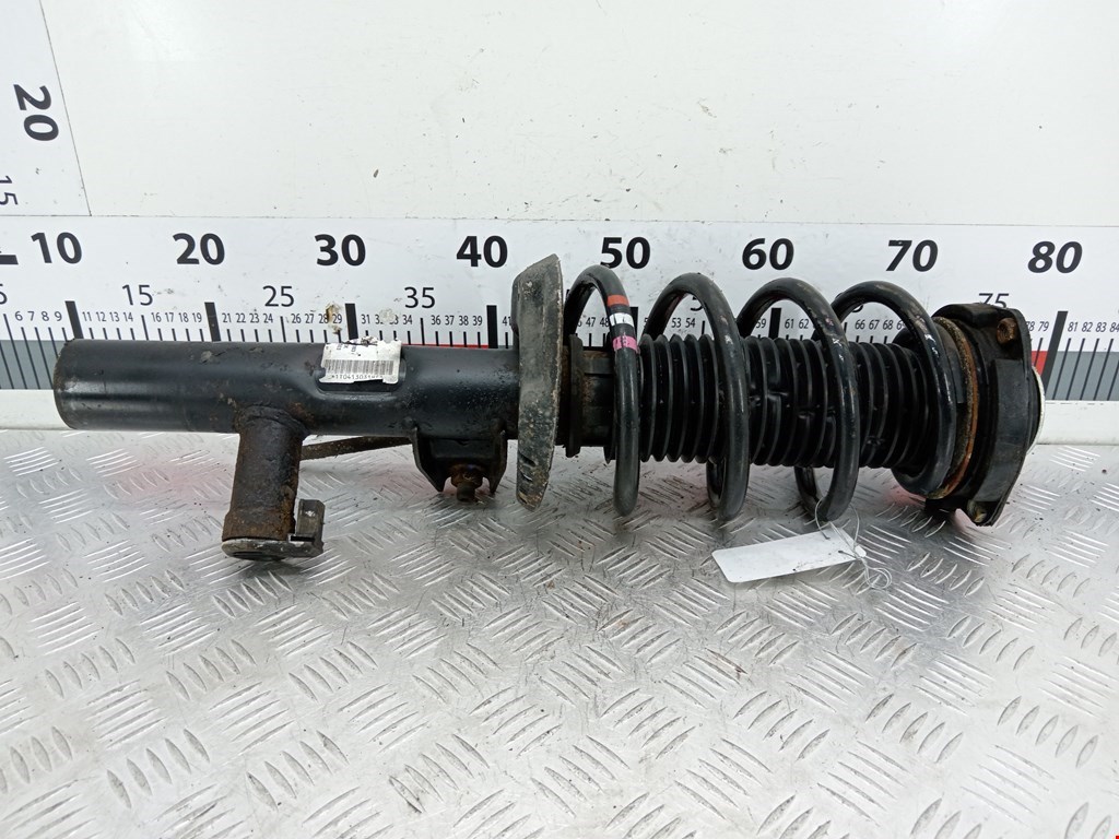 Стойка амортизатора переднего левого Volkswagen Scirocco 3 (2008-2023)