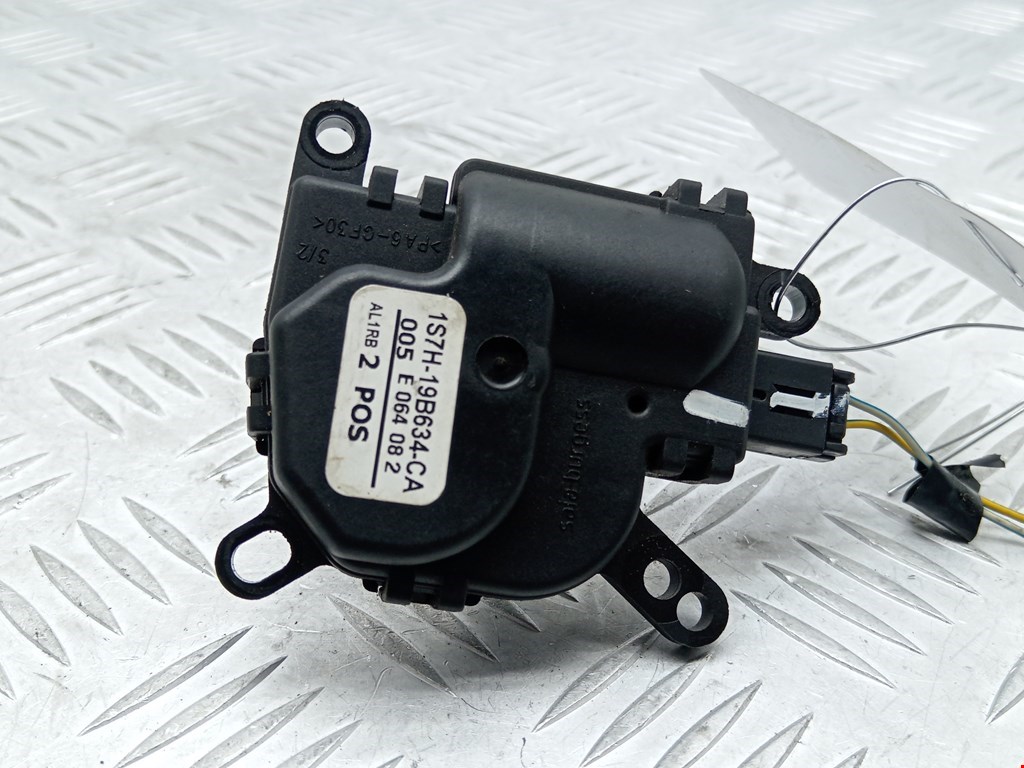Моторчик заслонки печки FORD Focus II 2005-2011
