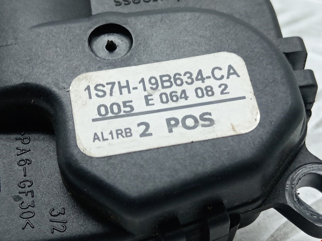 Моторчик заслонки печки FORD Focus II 2005-2011