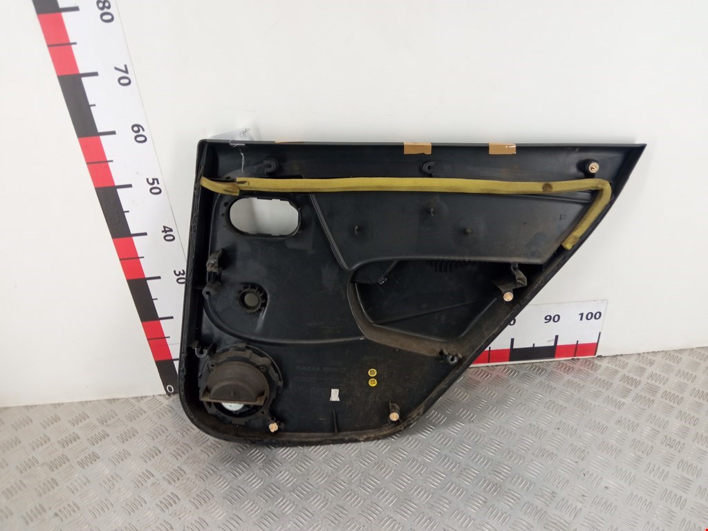 Обшивка двери задняя левая RENAULT Sandero 2009-2014