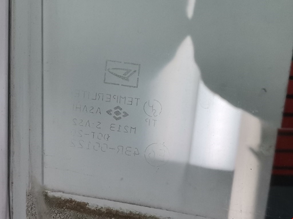 Стекло двери переднее правое DAIHATSU Cuore Cuore L251 2003-2007