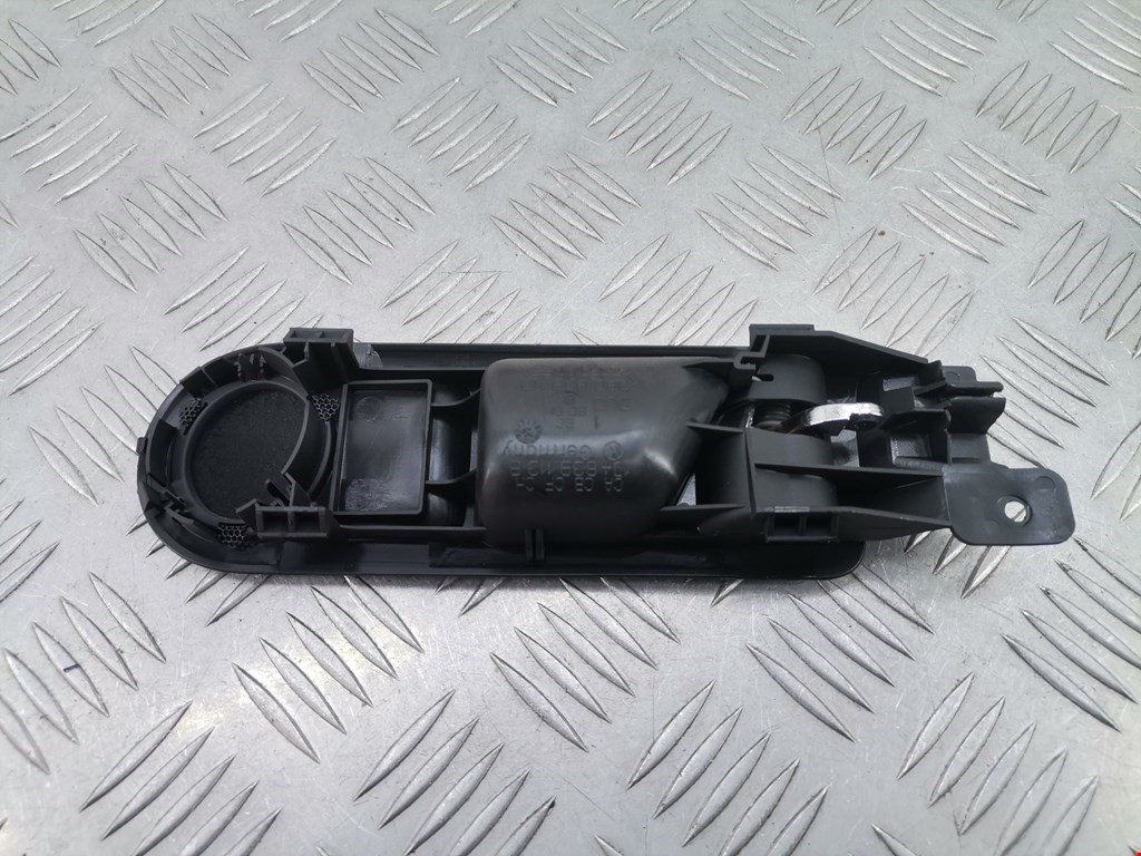 Ручка дверная задняя внутренняя левая VOLKSWAGEN Passat B5 1997-2005