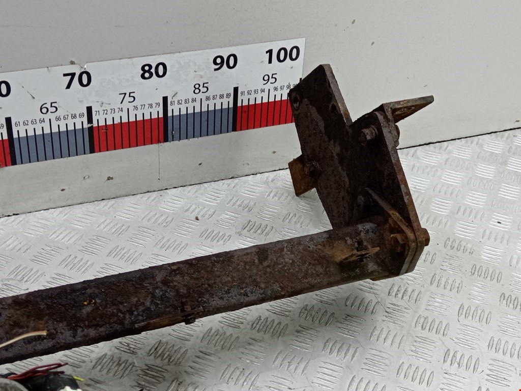 Фаркоп (прицепное устройство) MITSUBISHI Pajero III 2000-2006