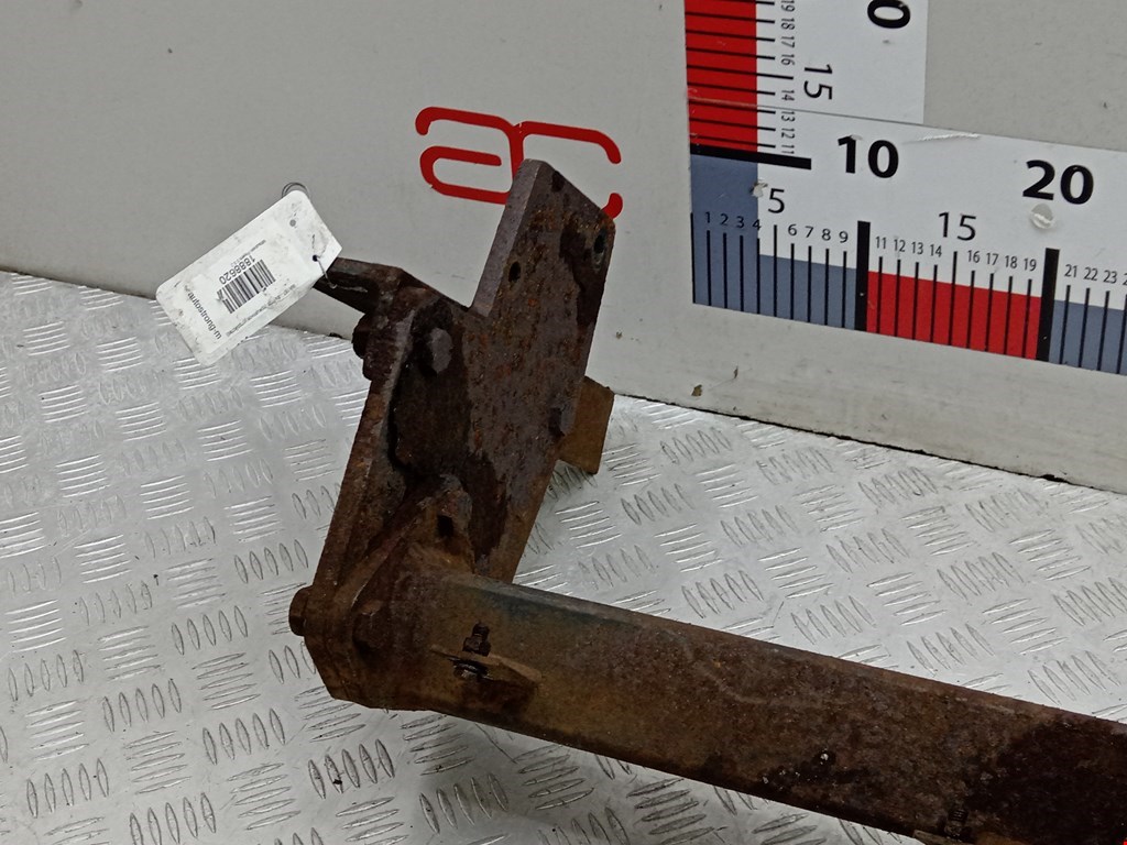 Фаркоп (прицепное устройство) MITSUBISHI Pajero III 2000-2006