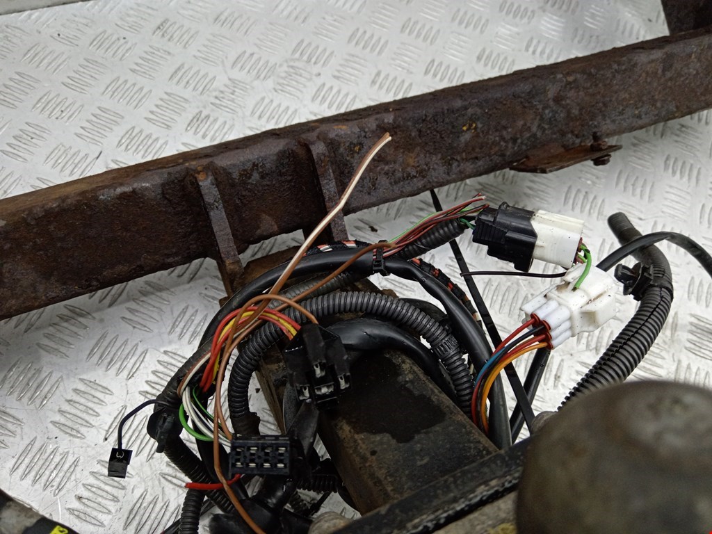 Фаркоп (прицепное устройство) MITSUBISHI Pajero III 2000-2006