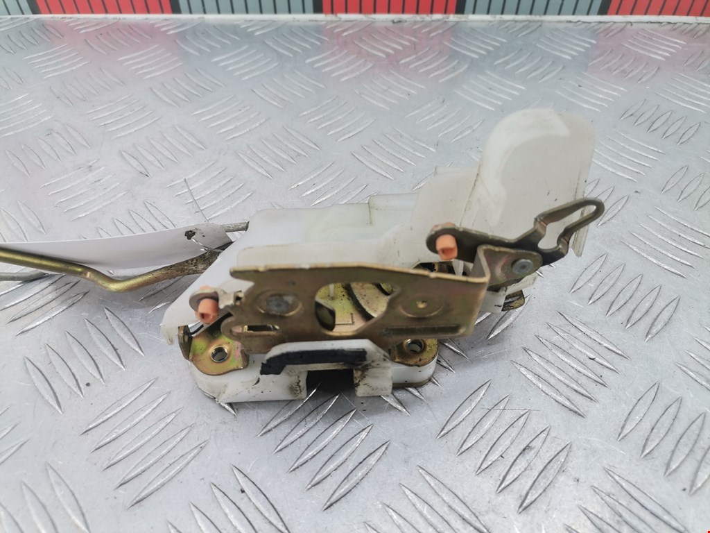 Замок двери передней левой MITSUBISHI Colt CJ 1995-2003