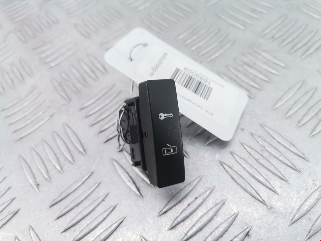 Кнопка центрального замка VOLKSWAGEN Touareg 2002-2010