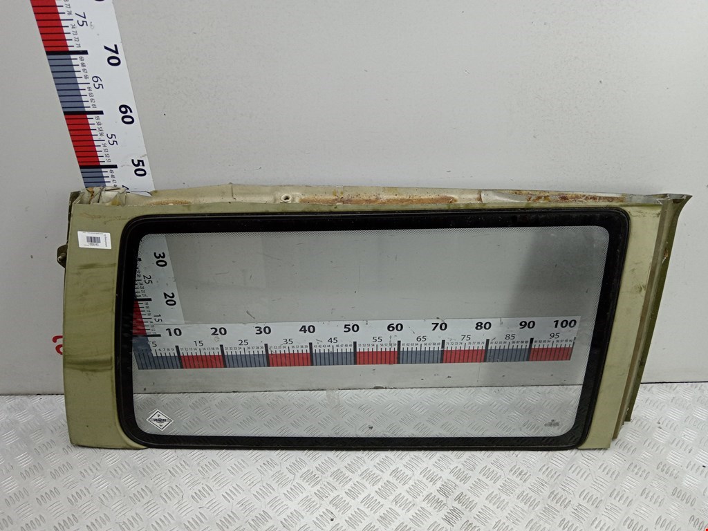 Стекло кузовное глухое правое VOLKSWAGEN Transporter T4 1990-2003