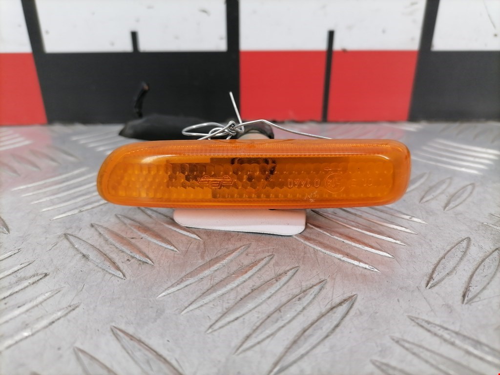 Повторитель указателя поворота правый BMW 3-Series (E46) (1998-2007)