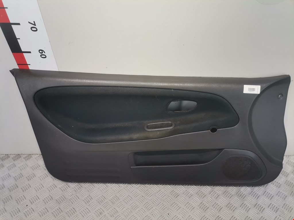 Обшивка двери передняя левая MITSUBISHI Colt CJ 1995-2003