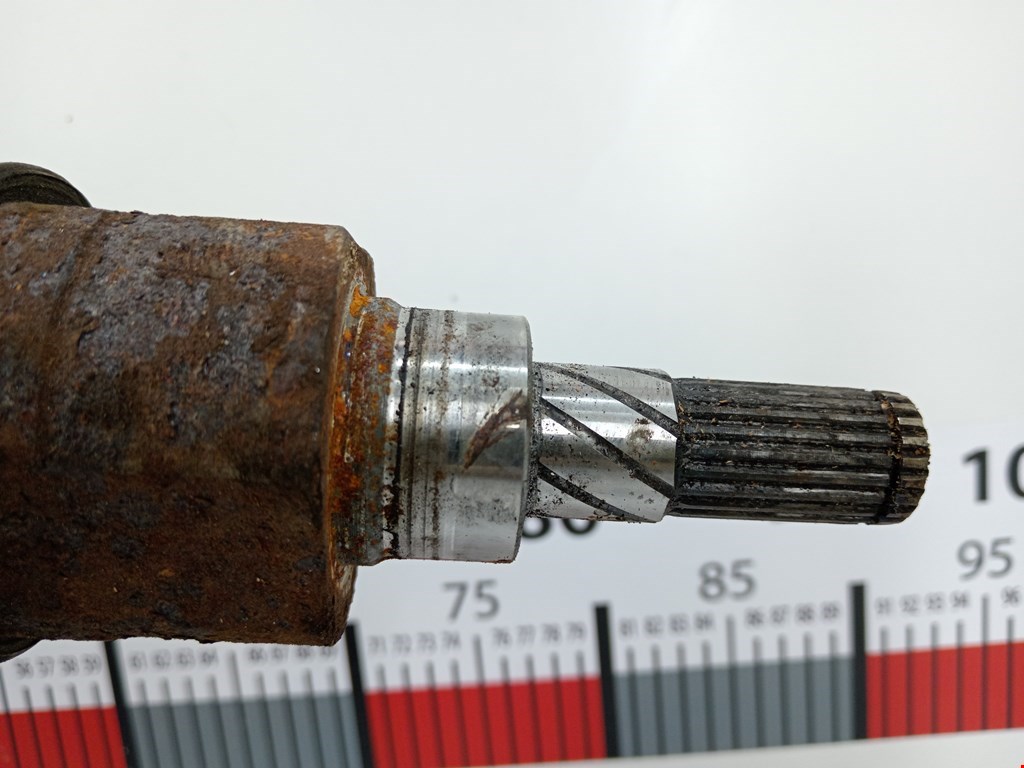 Полуось (привод, приводной вал) задняя правая NISSAN X-Trail T30 2000-2007