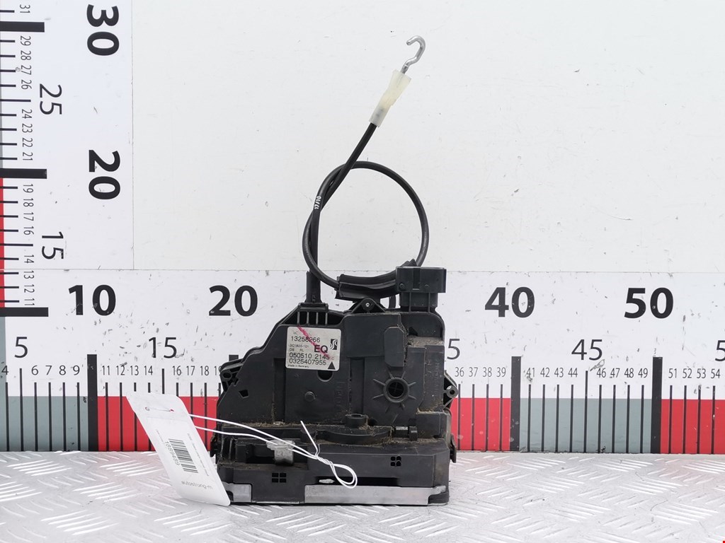 Замок двери задней левой OPEL Corsa D 2006-2014