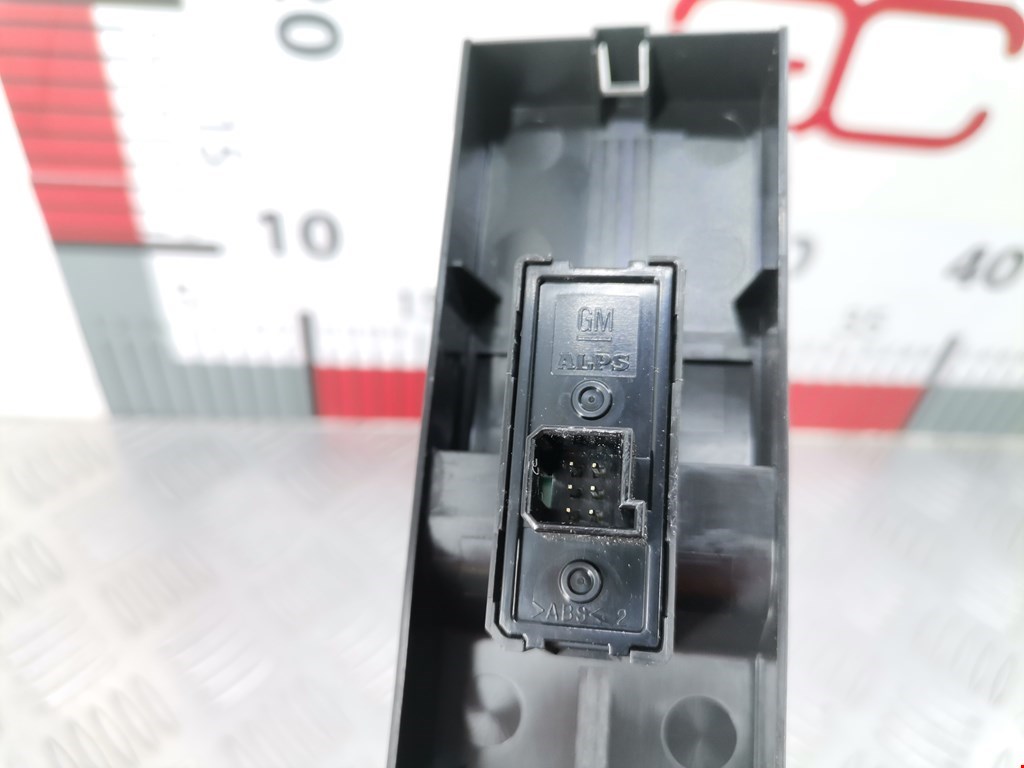 Кнопка стеклоподъемника OPEL Zafira B 2005-2012