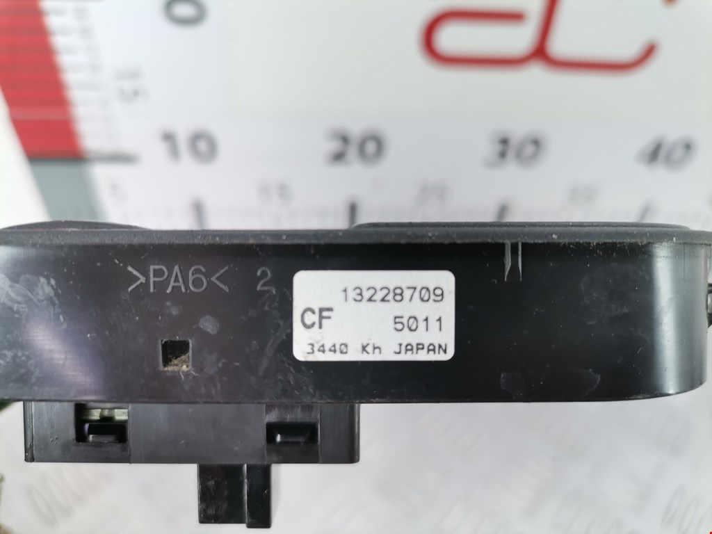 Кнопка стеклоподъемника OPEL Zafira B 2005-2012