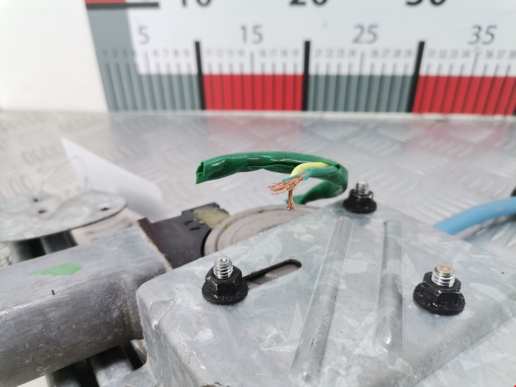 Стеклоподъемник задний левый JEEP Cherokee XJ 1984-2001