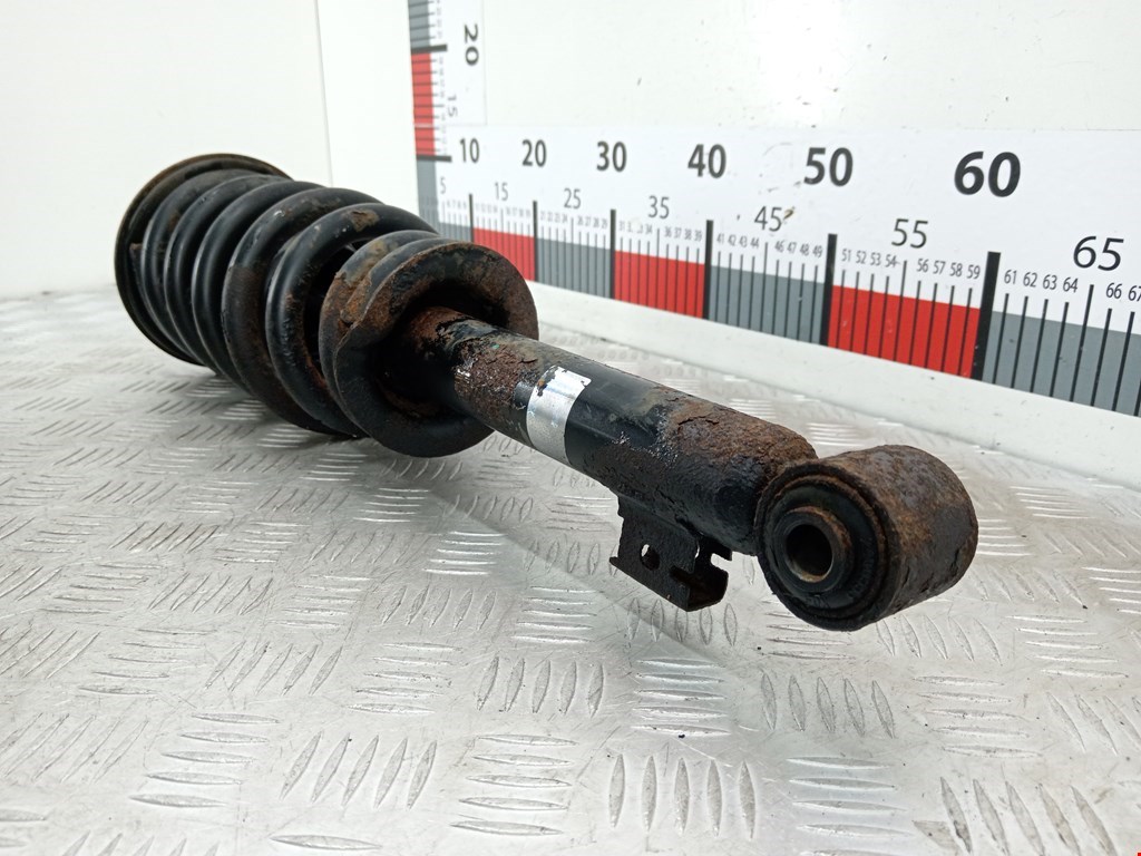 Амортизатор передний правый MITSUBISHI L200 KB 2006-2015