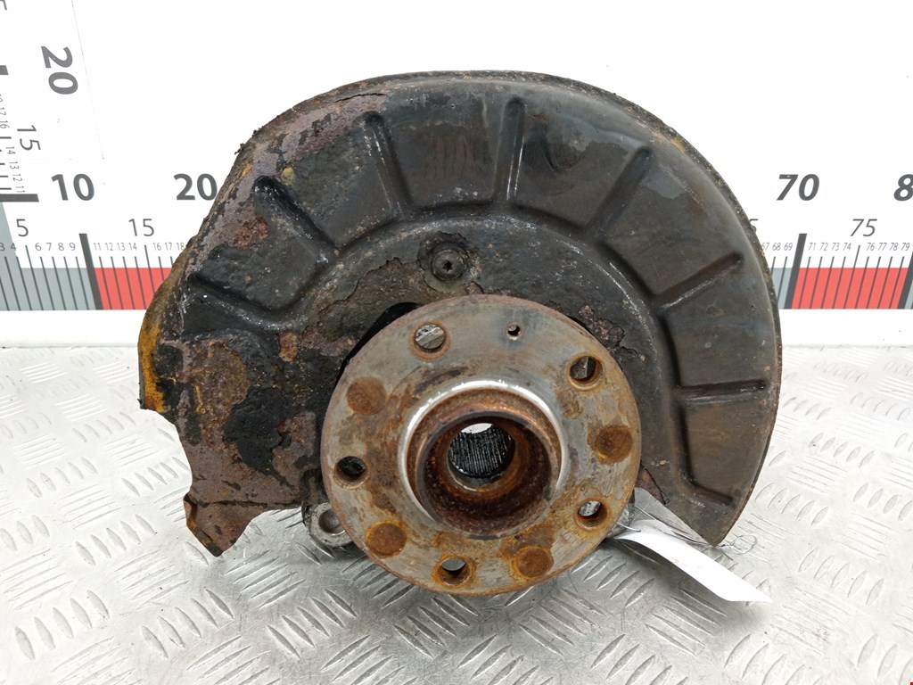 Ступица передняя правая VOLKSWAGEN Passat B7 2011-2015