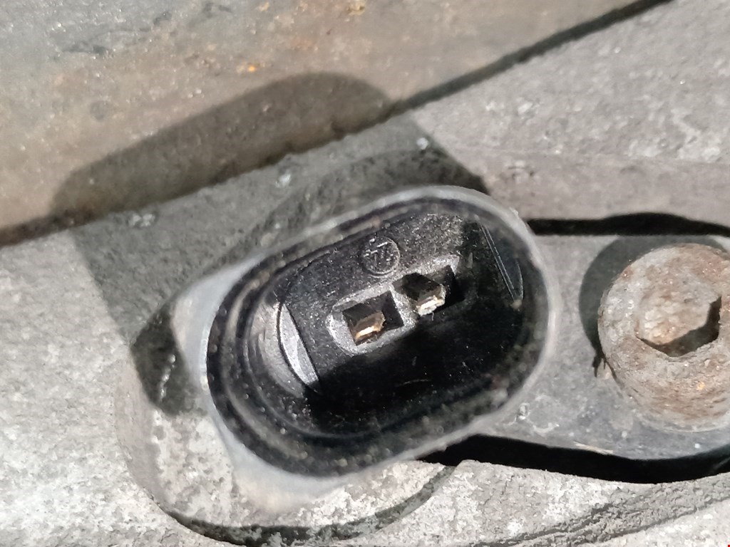 Ступица передняя правая VOLKSWAGEN Passat B7 2011-2015