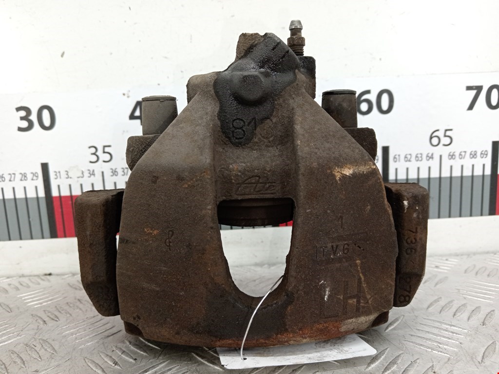 Суппорт передний левый Ford Focus 2 (2004-2011)