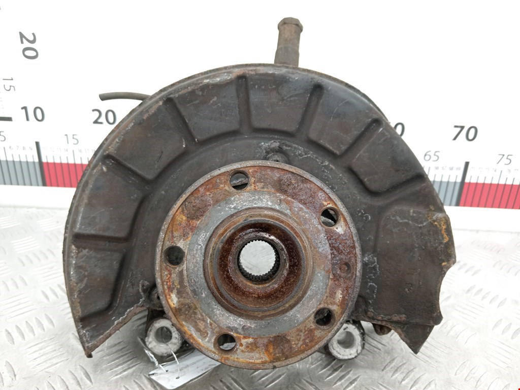 Ступица передняя левая VOLKSWAGEN Passat B7 2011-2015