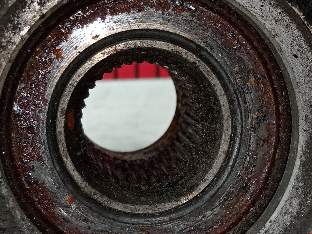 Ступица передняя левая VOLKSWAGEN Passat B7 2011-2015