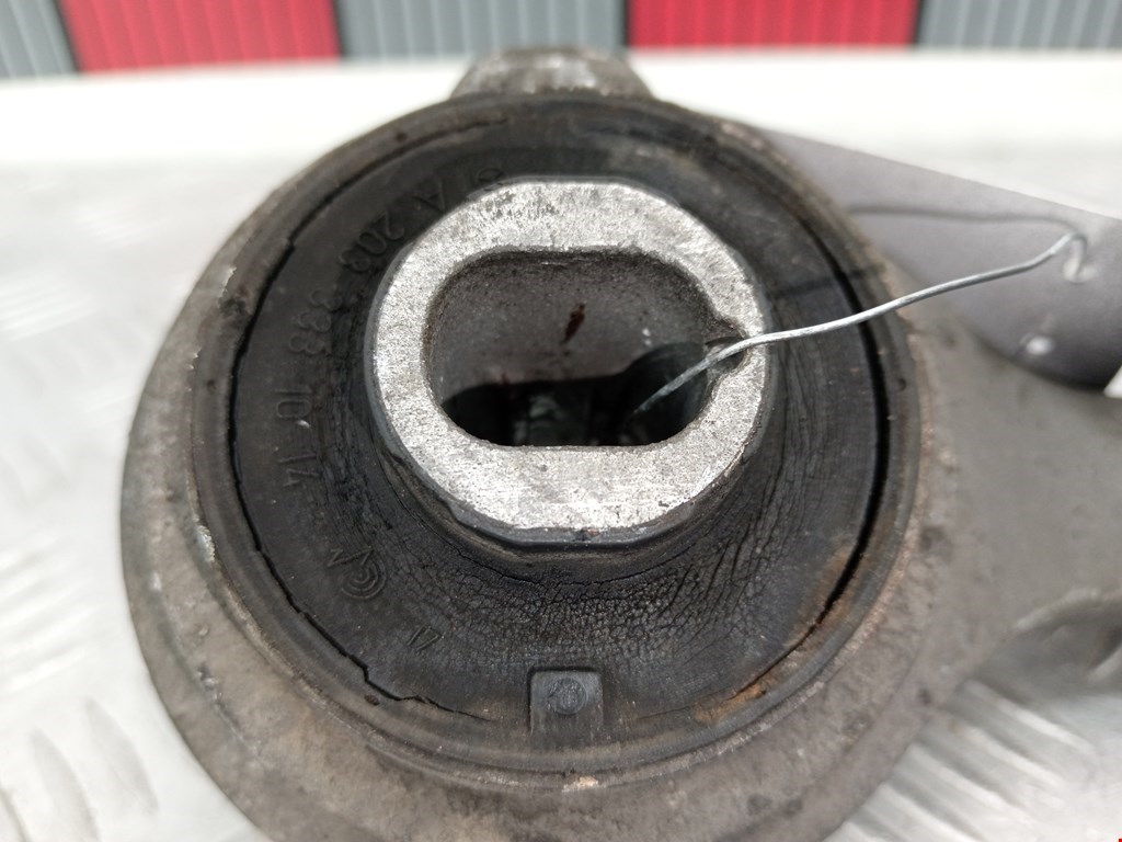 Рычаг передний левый MERCEDES-BENZ C-Class C-klasse W204 2007-2015