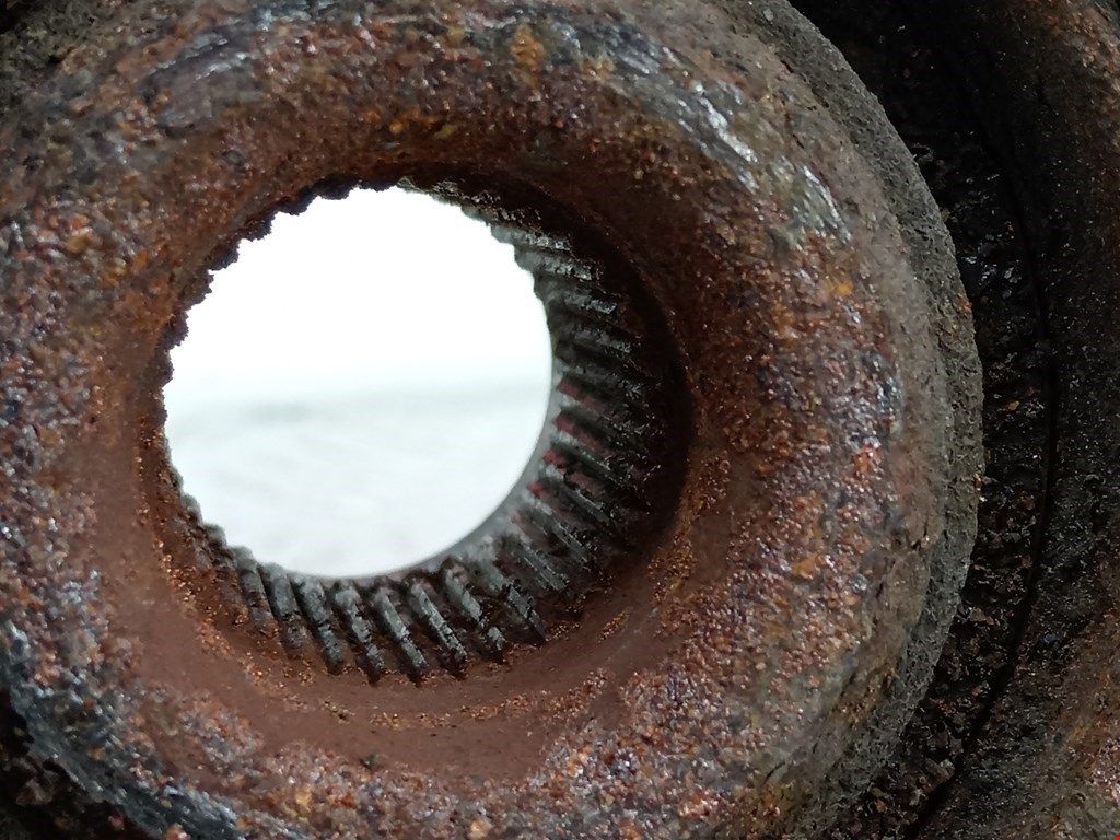 Ступица передняя правая FORD Focus II 2005-2011