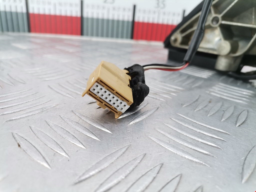 Зеркало правое AUDI A4 B6 2001-2005