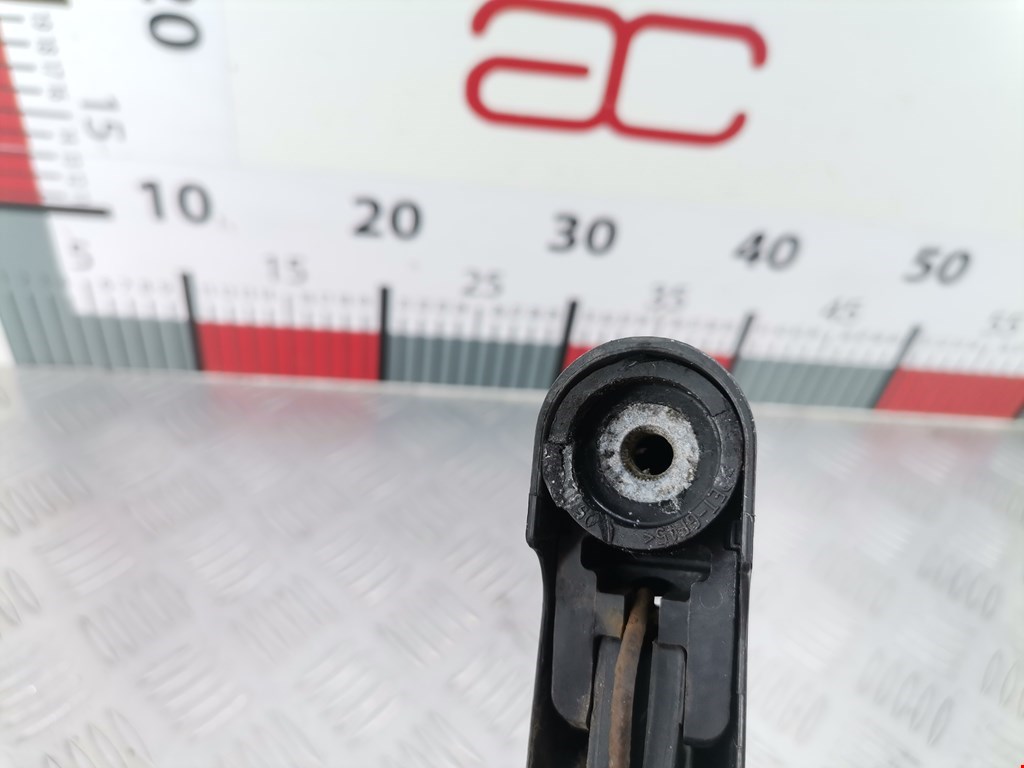 Поводок дворника задний (заднего) NISSAN Note E11 2005-2014