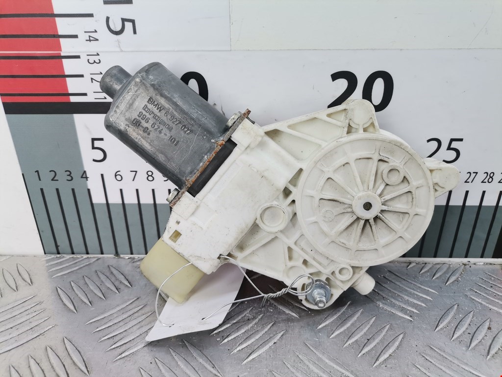 Моторчик (двигатель) стеклоподъемника BMW 1er E81\E87 2004-2011