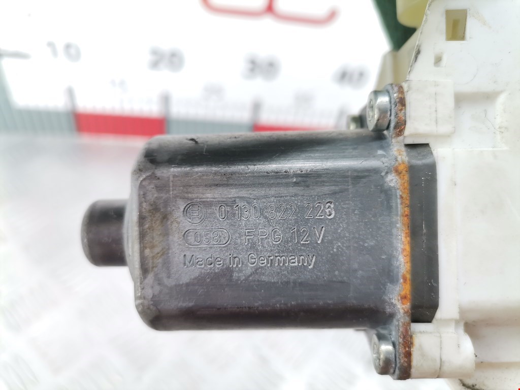 Моторчик (двигатель) стеклоподъемника BMW 1er E81\E87 2004-2011