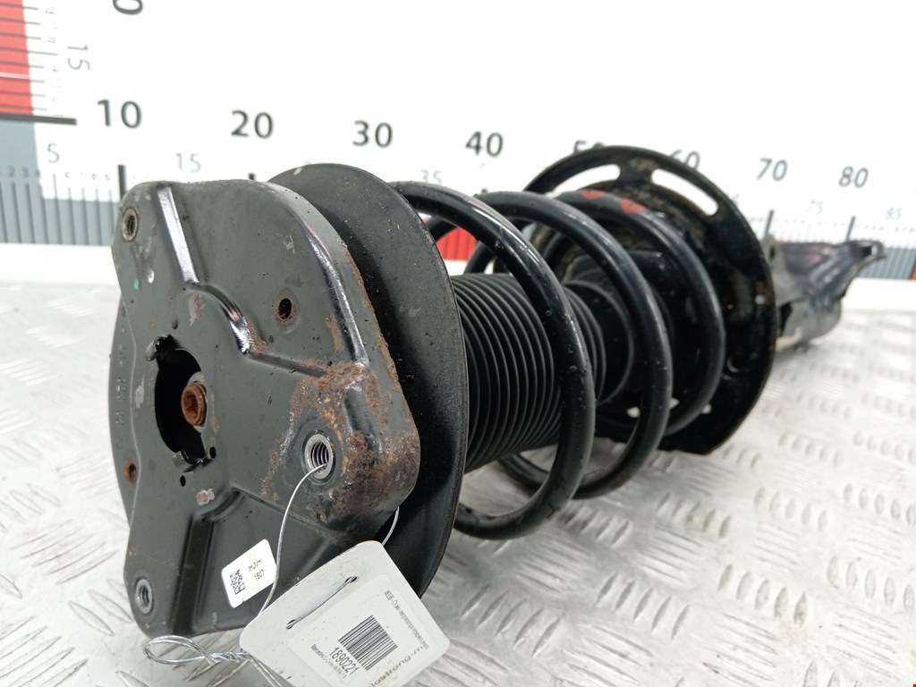 Амортизатор передний левый MERCEDES-BENZ C-Class C-klasse W204 2007-2015