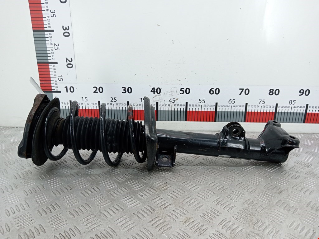 Амортизатор передний правый MERCEDES-BENZ C-Class C-klasse W204 2007-2015