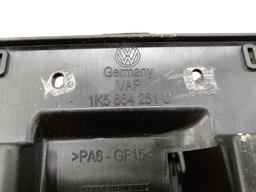 Подлокотник в салон VOLKSWAGEN Scirocco III 2008-2017